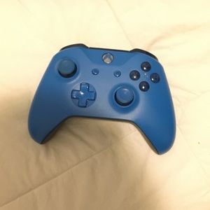 Xbox one controller (blue) very good condition